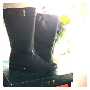 Brown leather calf boots.